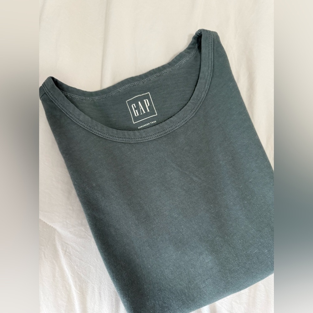 Gap shrunken tank